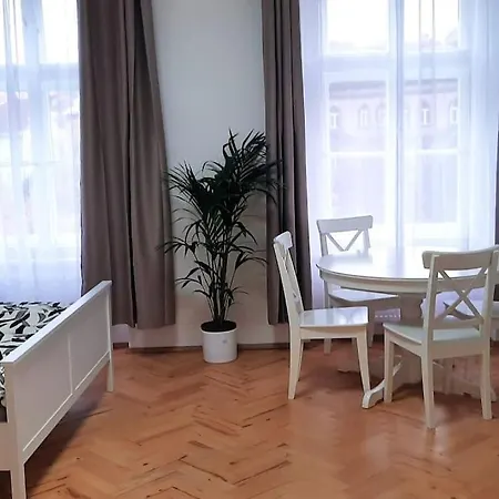 Apartament Arbes *